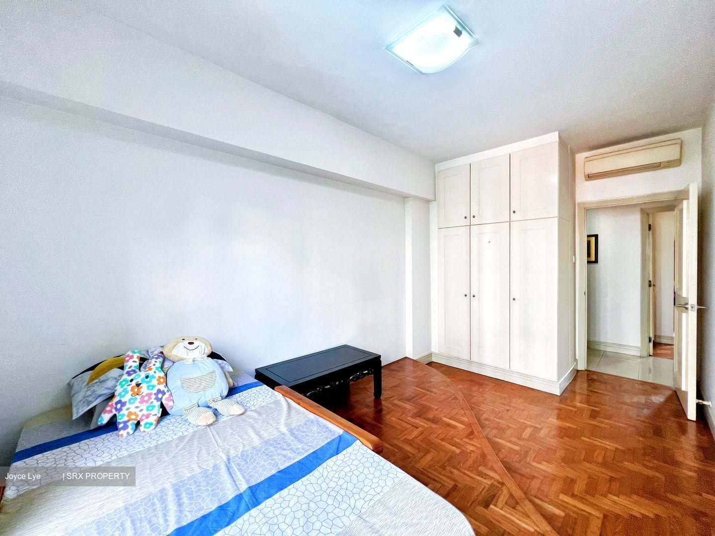 Parkview Apartments (D23), Apartment #357297891